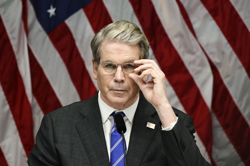 Secretario del Tesoro de Estados Unidos reclama revisión independiente de la Fed