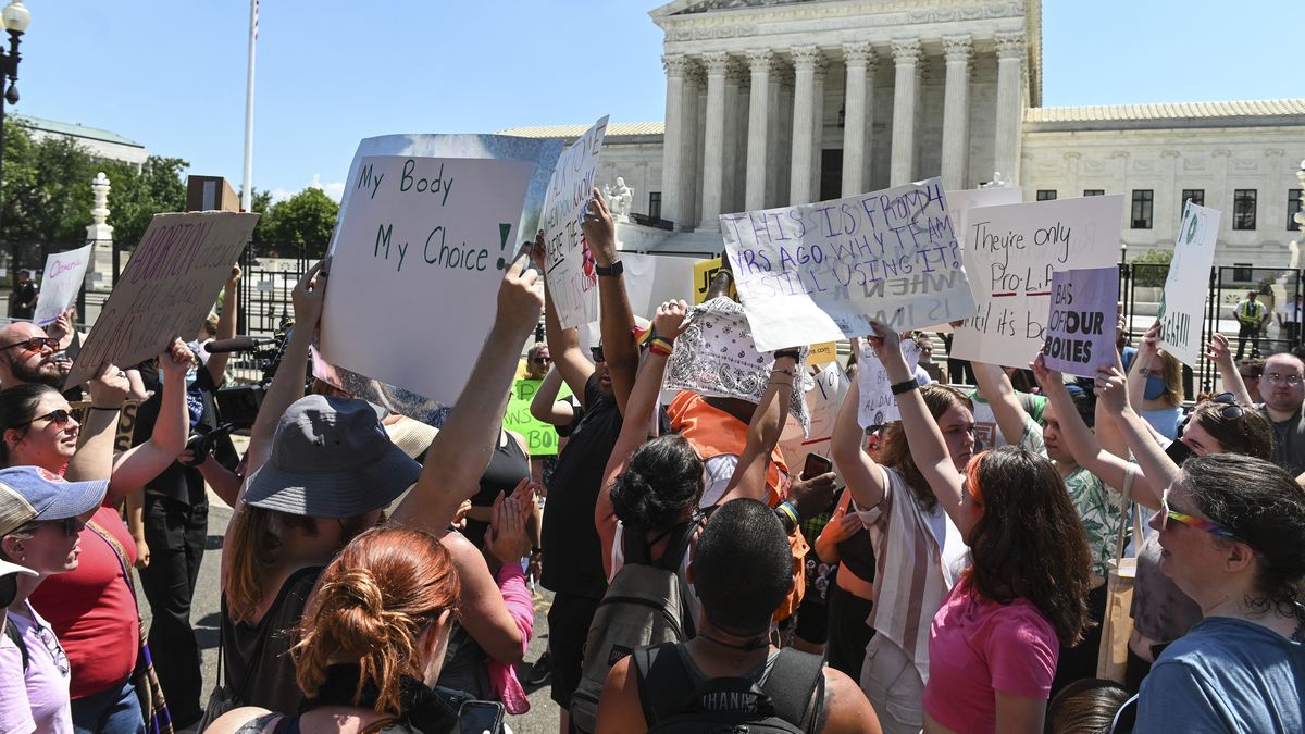 EEUU, un país dividido un año después del fallo de Corte Suprema sobre aborto