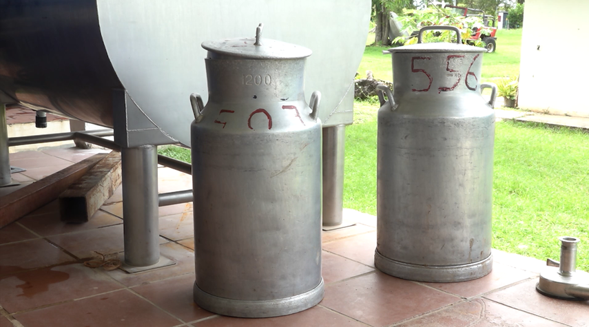 Productores advierten de escasez de leche por cierre de vías