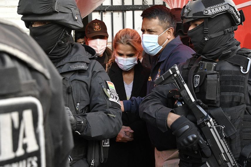 Bolivia ratifica condena de 10 años contra expresidenta Añez