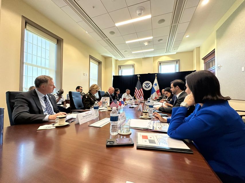Los integrantes de la delegación panameña enviada por el Presidente Laurentino Cortizo a EEUU, se reunieron con Alejandro Mayorkas, Secretario de Seguridad Nacional.