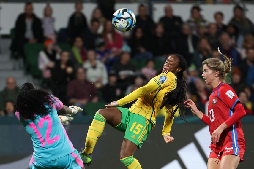 Panamá cayó 1-0 ante Jamaica en el Mundial de Fútbol. Panamá cayó 1-0 ante Jamaica en el Mundial de Fútbol.