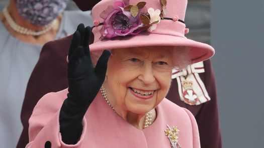 La reina Isabel II retoma los compromisos oficiales tras reposo y hospitalización