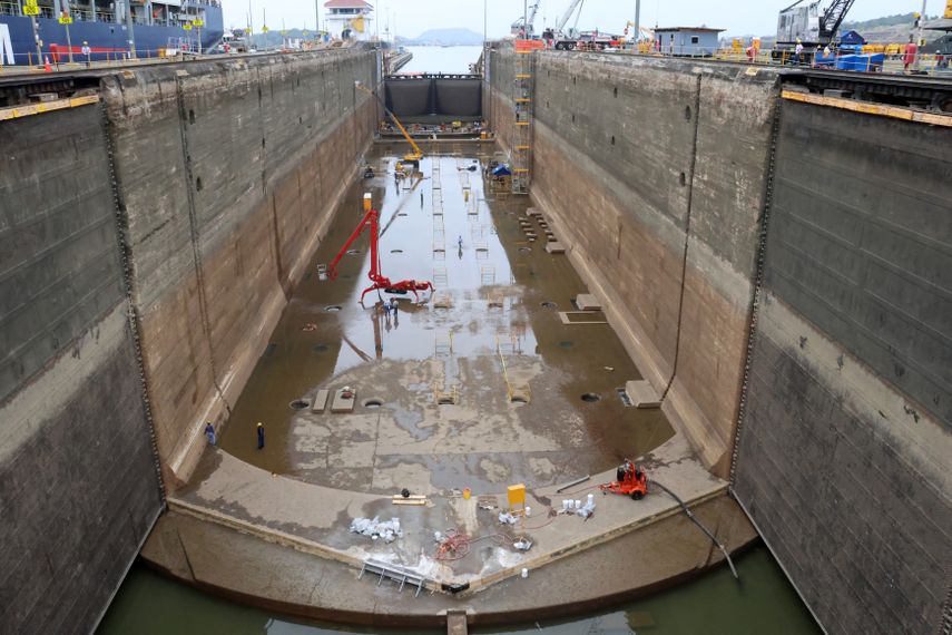 El estrés hídrico en la Latinoamérica y el Caribe afecta también al Canal de Panamá, reduciendo el caudal de agua y disminuyendo su operación. El estrés hídrico en la Latinoamérica y el Caribe afecta también al Canal de Panamá, reduciendo el caudal de agua y disminuyendo su operación.