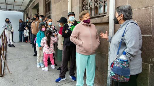 Ecuador reporta transmisión comunitaria de la variante ómicron