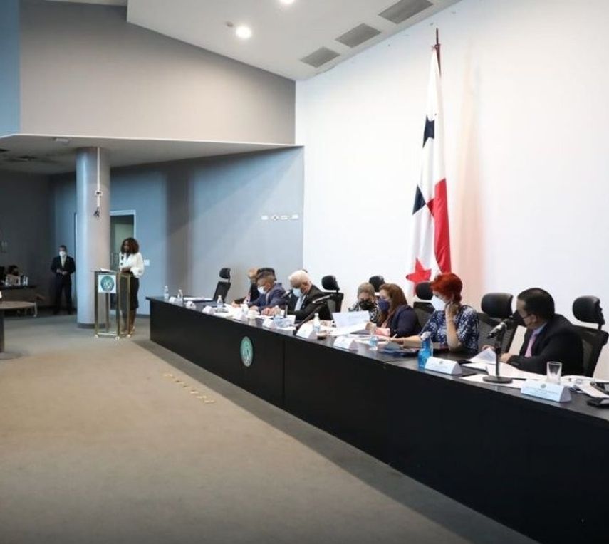 Polémicos cambios en las reformas electorales fueron introducidos por la Comisión de Gobierno