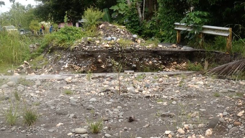 La comunidad estará pendiente de la respuesta en los próximos días sobre la colocación del puente o de lo contrario amenazan con cerrar la carretera principal en Barú.