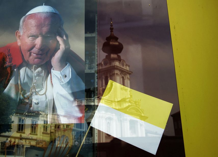 Juan Pablo II sabía de la pederastia en Polonia y encubrió