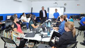 Capacitan docentes en el uso de la libreta digital