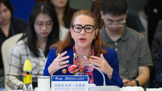 Antigua y Barbuda presentó la candidatura de María Fernanda Espinosa, exministra de Relaciones Exteriores de Ecuador, para sustituir al secretario general de la ONU, António Guterres, anunció un funcionario de la organización el martes a la AFP. Antigua y Barbuda presentó la candidatura de María Fernanda Espinosa, exministra de Relaciones Exteriores de Ecuador, para sustituir al secretario general de la ONU, António Guterres, anunció un funcionario de la organización el martes a la AFP.
