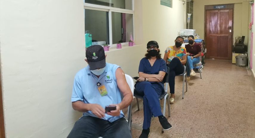 Este miércoles inició en Chiriquí la colocación de la tercera dosis de refuerzo contra el Covid-19 a funcionarios de salud y la Fuerza de Tarea Conjunta.