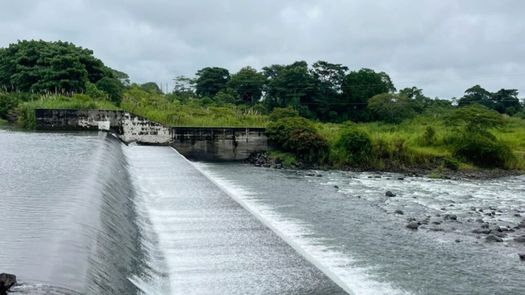 Entregan orden de proceder para el mantenimiento y reparación del sistema de riego en Alanje