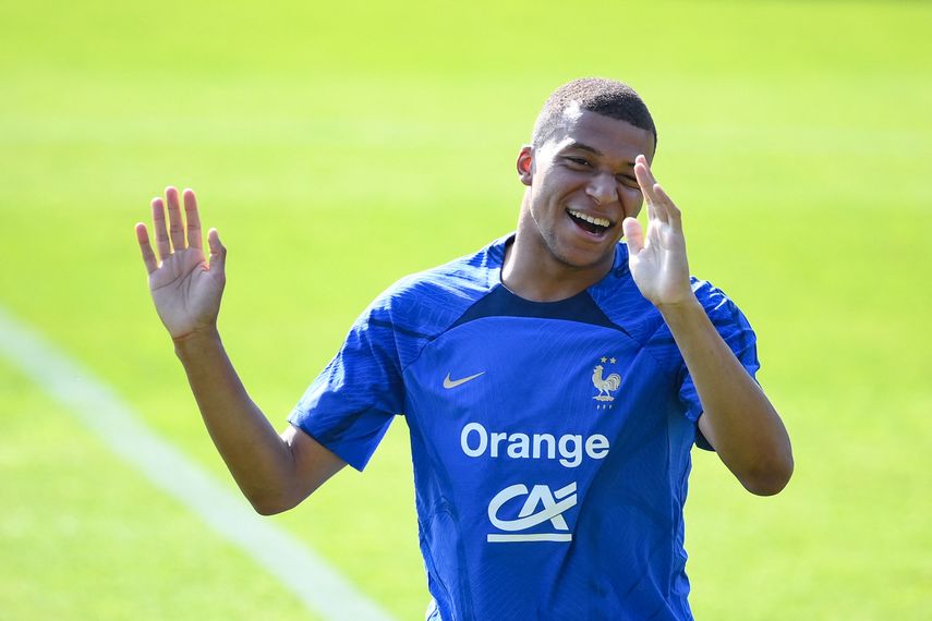 El mercado está abierto. El París Saint Germain ha recibido ya el interés de varios clubes, por su delantero Kylian Mbappé, El mercado está abierto. El París Saint Germain ha recibido ya el interés de varios clubes, por su delantero Kylian Mbappé,