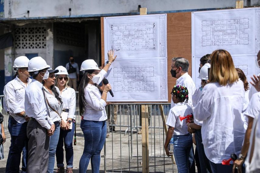 El presidente de la República, Laurentino Nito Cortizo, entregó la orden de proceder para la construcción de la nueva Escuela República de Venezuela y el Instituto Comercial Bolívar, cuya inversión alcanza los B/.19.1 millones.