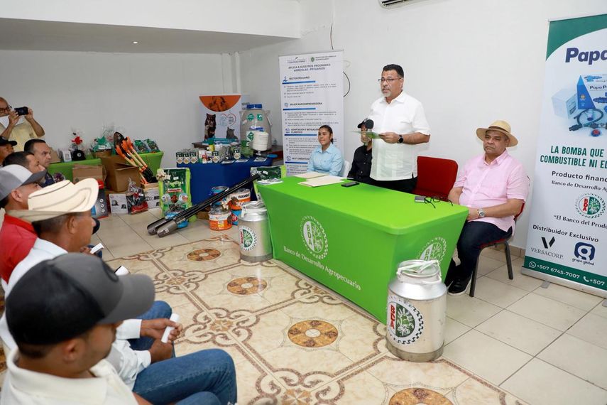 BDA financia producción de ñame, maíz y ganadería a pequeños productores azuerenses