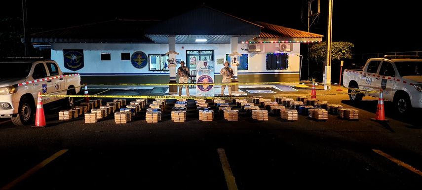 SENAN incauta más de dos toneladas de droga en el Pacífico