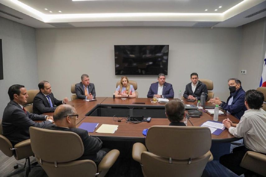 Gobierno acepta incluir a empresarios en mesa de diálogo