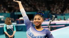 Hillary Heron: Primera gimnasta en competir con maniobra de Simone Biles