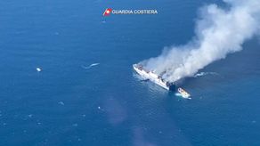 Grecia reanuda la búsqueda de supervivientes del incendio de un ferri