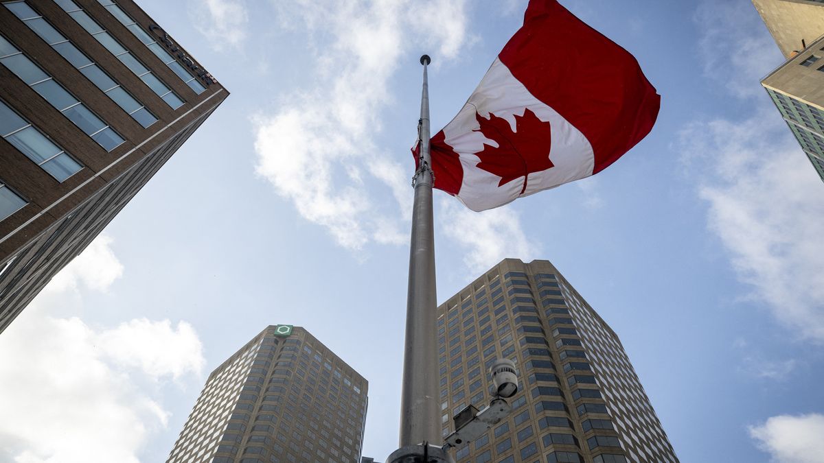 Trump lanzó advertencias contra los legisladores que votaran en contra de sus aranceles impuestos a Canadá. Trump lanzó advertencias contra los legisladores que votaran en contra de sus aranceles impuestos a Canadá.