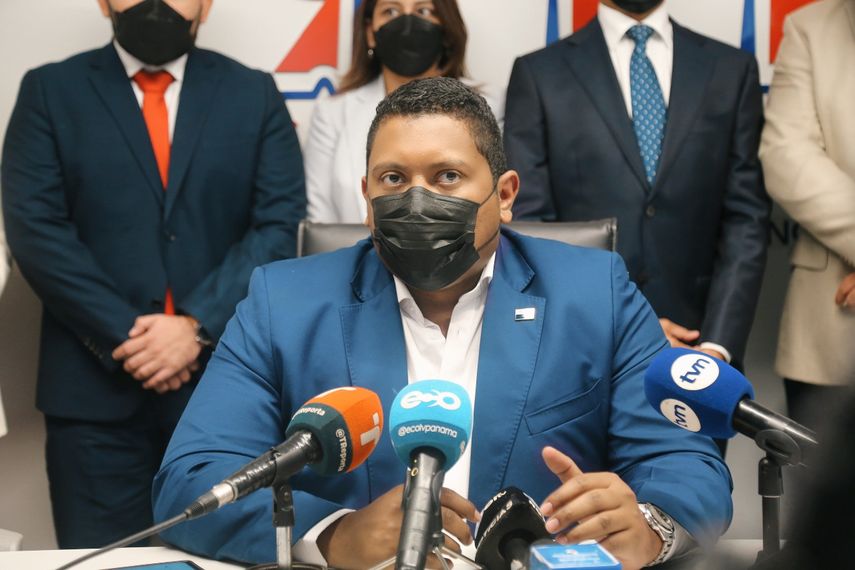 Administrador de la Autoridad de Innovación Gubernamental (AIG), Luis Oliva.