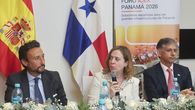 La secretaria de Comercio de Estado de España, Amparo López, destacó este martes el interés de empresas españolas de vincularse y participar del intenso programa de inversiones en infraestructuras por más de 30.000 millones de dólares del Gobierno de Panamá. La secretaria de Comercio de Estado de España, Amparo López, destacó este martes el interés de empresas españolas de vincularse y participar del intenso programa de inversiones en infraestructuras por más de 30.000 millones de dólares del Gobierno de Panamá.