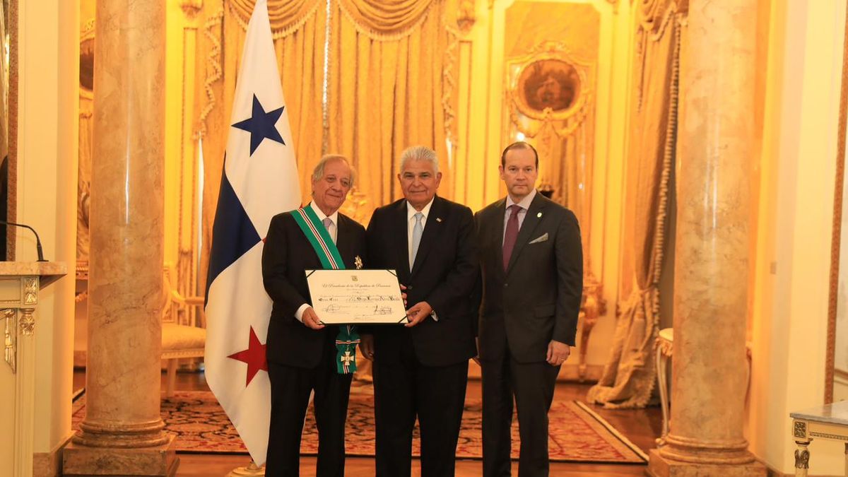 Mulino expresó su complacencia por la distinción otorgada a Abreu. Mulino expresó su complacencia por la distinción otorgada a Abreu.