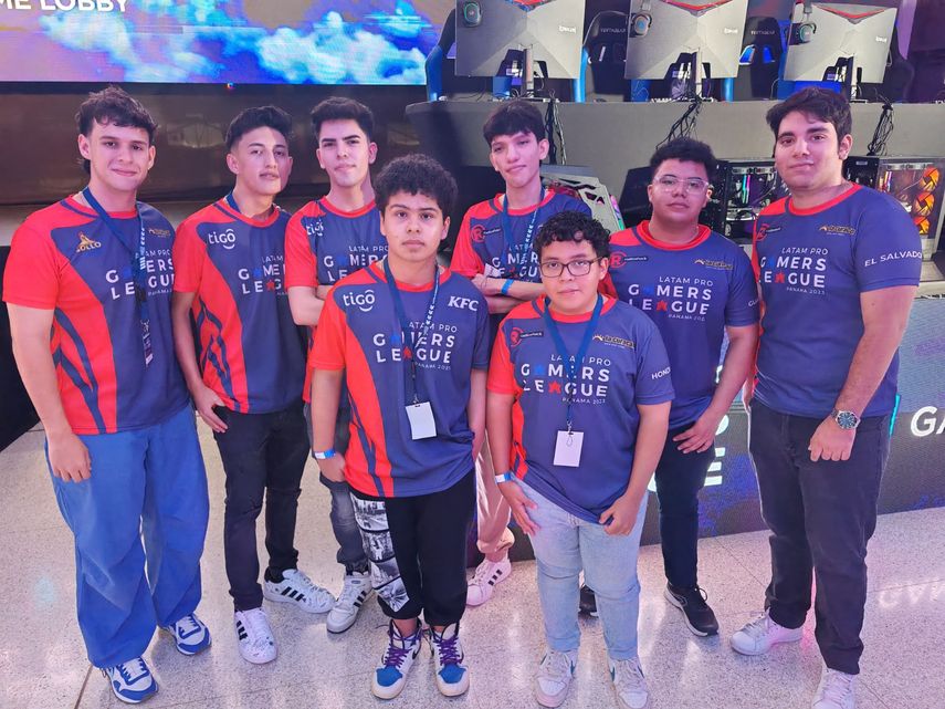 "Hakkio", de Colombia; "Dogo", de Honduras, y "Dragon RG", de México, completaron el podio en esta final del LATAM Pro Gamers League Panamá 2023. "Hakkio", de Colombia; "Dogo", de Honduras, y "Dragon RG", de México, completaron el podio en esta final del LATAM Pro Gamers League Panamá 2023.