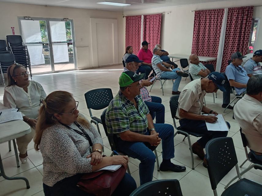 Los productores de frijol acordaron sostener una próxima reunión con el ISA. Los productores de frijol acordaron sostener una próxima reunión con el ISA.