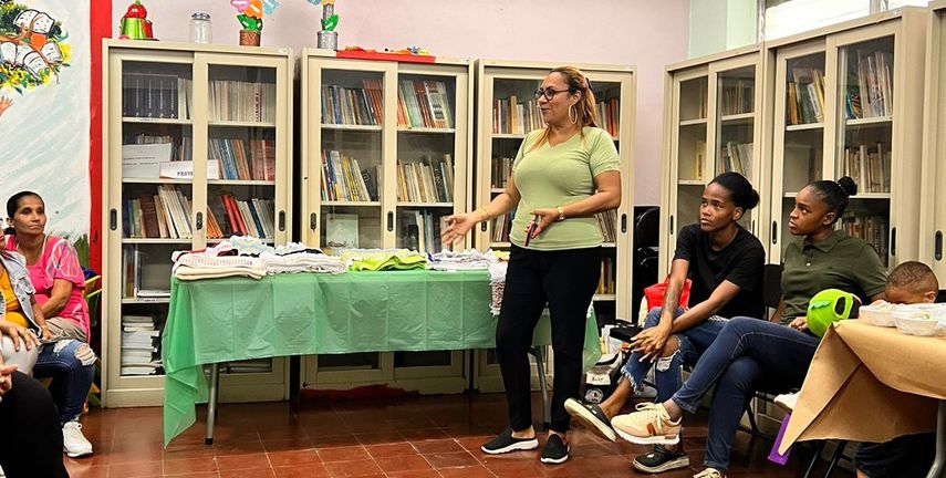 El MIDES da a conocer que a través del programa Redes de Familia se ha dejado una huella positiva en 156 corregimientos colmenas en el país. El MIDES da a conocer que a través del programa Redes de Familia se ha dejado una huella positiva en 156 corregimientos colmenas en el país.