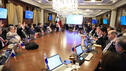 El Gabinete avaló la contratación. El Gabinete avaló la contratación.