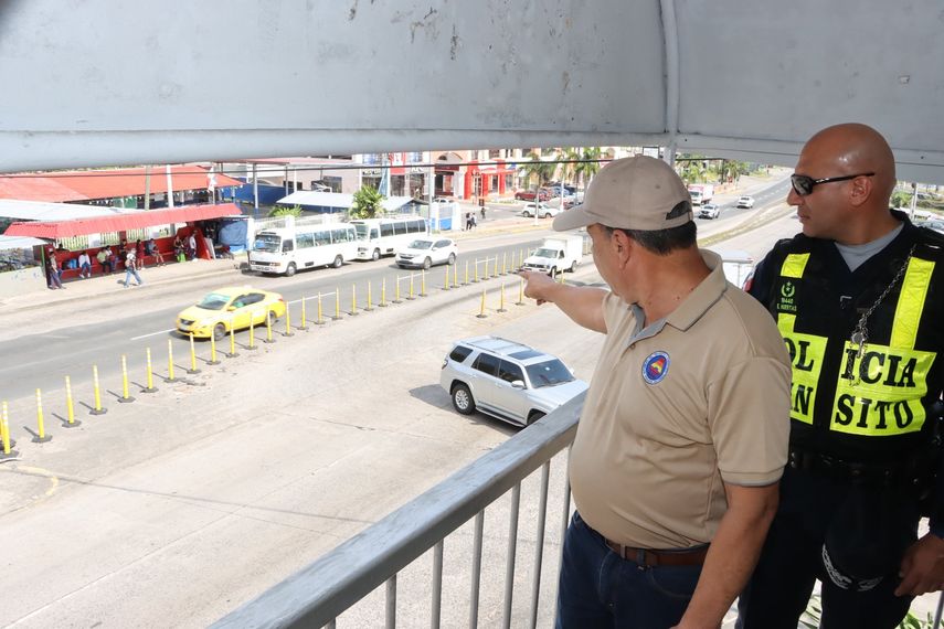 La Policía Nacional, a través de la Dirección Nacional de Operaciones del Tránsito, ha anunciado un operativo especial de inversión de carriles con el objetivo de facilitar el flujo vehicular hacia el interior del país durante los Carnavales 2025. La Policía Nacional, a través de la Dirección Nacional de Operaciones del Tránsito, ha anunciado un operativo especial de inversión de carriles con el objetivo de facilitar el flujo vehicular hacia el interior del país durante los Carnavales 2025.