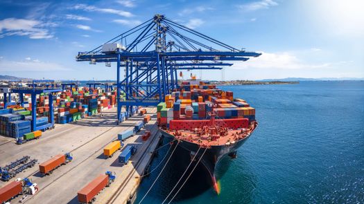 China revisará venta de puertos panameños y rechaza coerción