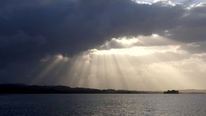 Panamá se encuentra bajo alertas de calor e índices de radiación ultravioleta (UV-B) elevados, con temperaturas máximas de hasta 37 grados Celsius y una sensación térmica que puede llegar a los 42 grados, de acuerdo con un aviso de vigilancia vigente hasta el próximo viernes.