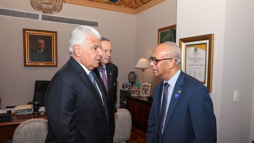 El seguimiento a la actual coyuntura geopolítica y el estado de las democracias del continente fueron los temas abordados este jueves por el presidente de la República, José Raúl Mulino, y el secretario general de la Organización de Estados Americanos (OEA), Albert Ramdin. El seguimiento a la actual coyuntura geopolítica y el estado de las democracias del continente fueron los temas abordados este jueves por el presidente de la República, José Raúl Mulino, y el secretario general de la Organización de Estados Americanos (OEA), Albert Ramdin.