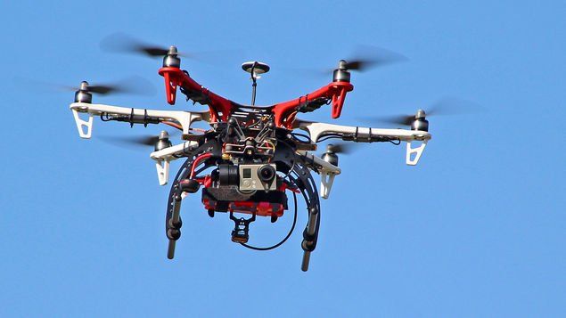 Prohibirán uso de drones en rutas de desfiles patrios.