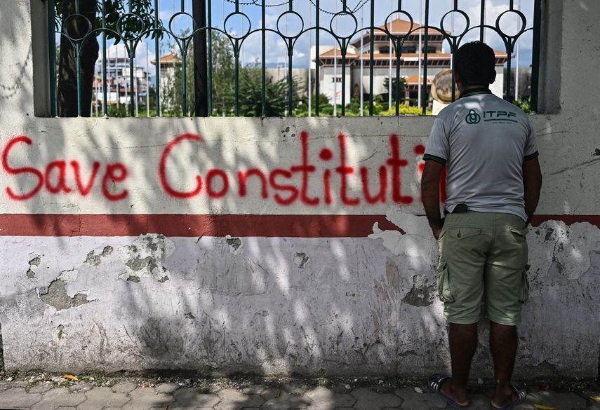Sushila Karki, se convirtió en la primera mujer jefa de gobierno de Nepal, con la promesa de abordar la lucha contra la corrupción. Sushila Karki, se convirtió en la primera mujer jefa de gobierno de Nepal, con la promesa de abordar la lucha contra la corrupción.