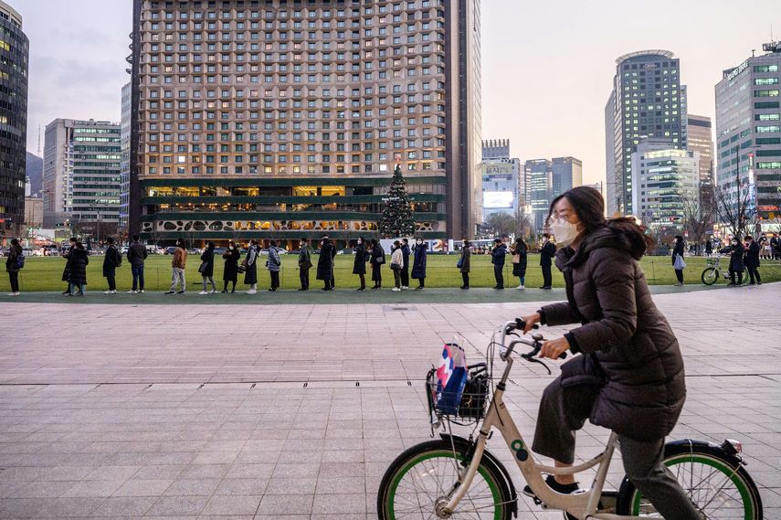 Corea del Sur cambia de estrategia frente al aumento covid