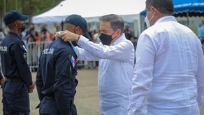 Nito Cortizo juramenta a nuevos policías