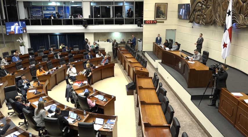 (CCIAP) volvió a alzar la voz frente a uno de los temas que más preocupa a los panameños: la corrupción. En su mensaje semanal, la Cámara Opina, el presidente del gremio, Juan Alberto Arias S., lamentó que, pese a los constantes llamados de la sociedad civil, el país siga sin enfrentar con firmeza este flagelo. (CCIAP) volvió a alzar la voz frente a uno de los temas que más preocupa a los panameños: la corrupción. En su mensaje semanal, la Cámara Opina, el presidente del gremio, Juan Alberto Arias S., lamentó que, pese a los constantes llamados de la sociedad civil, el país siga sin enfrentar con firmeza este flagelo.