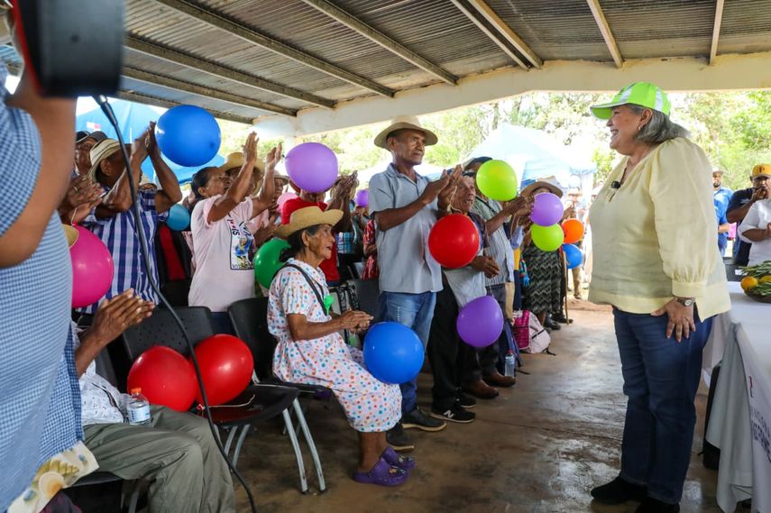 Mides atiende a más de 2,100 personas en El Picador, comunidad con alto nivel de pobreza