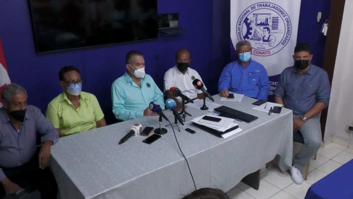 Trabajadores denuncian la suspensión de algunos trámites en el Mitradel