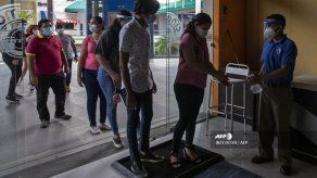 Cines y estadios reabren al público con cautela por Covid-19 en Nicaragua
