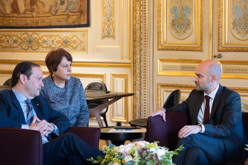 El canciller de Panamá, Javier Martínez-Acha Vásquez, se reunió con el ministro de Europa y Asuntos Exteriores de Francia, Jean-Noël Barrot, para dar continuidad a las conversaciones sostenidas previamente entre los presidentes de ambos países, Mulino y Emmanuel Macron. El canciller de Panamá, Javier Martínez-Acha Vásquez, se reunió con el ministro de Europa y Asuntos Exteriores de Francia, Jean-Noël Barrot, para dar continuidad a las conversaciones sostenidas previamente entre los presidentes de ambos países, Mulino y Emmanuel Macron.