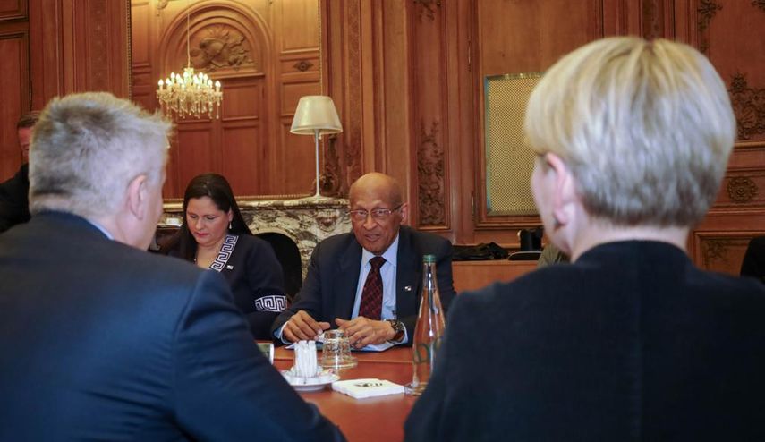 El ministro de Economía y Finanzas (MEF), Héctor Alexander, sostuvo una reunión de alto nivel con el secretario general de la Organización para la Cooperación y el Desarrollo Económico (OCDE), Mathias Cormann. El ministro de Economía y Finanzas (MEF), Héctor Alexander, sostuvo una reunión de alto nivel con el secretario general de la Organización para la Cooperación y el Desarrollo Económico (OCDE), Mathias Cormann.