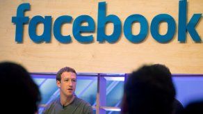 Facebook ofrece 100 millones para ayudar a medios golpeados por pandemia