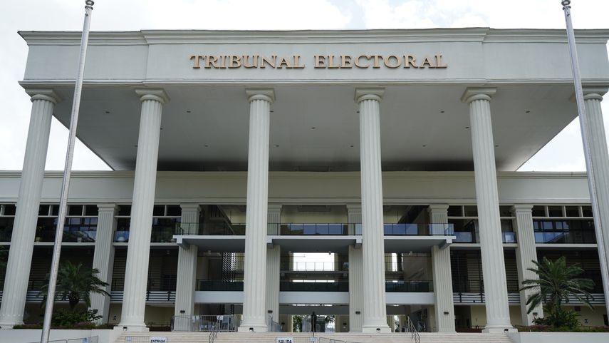 Los representantes o apoderados legales de los partidos políticos deben proporcionar al Tribunal Electoral el nombre y los partidos que las integran, su base programática y finalidades. Los representantes o apoderados legales de los partidos políticos deben proporcionar al Tribunal Electoral el nombre y los partidos que las integran, su base programática y finalidades.