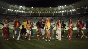 La composición Dai Dai, de la cantante colombiana Shakira, será la canción oficial del Mundial de Fútbol que se jugará entre junio y julio próximos en Estados Unidos, México y Canadá, anunció este jueves la artista en un breve video publicado en sus redes sociales y que será lanzado el 14 de mayo.