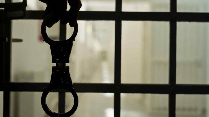 El Mingob dio a conocer un largo listado de reos que se beneficiarían con rebajas de pena. El Mingob dio a conocer un largo listado de reos que se beneficiarían con rebajas de pena.