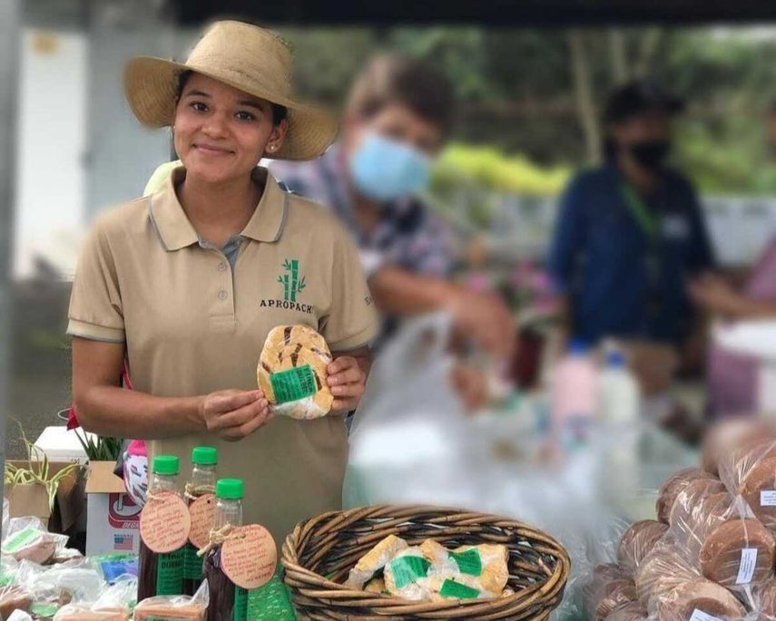La productora forma parte del Programa Nacional de la Juventud Rural del Ministerio de Desarrollo Agropecuario (MIDA) y es la presidenta de la Asociación de Productores de Panela en Chiriquí.